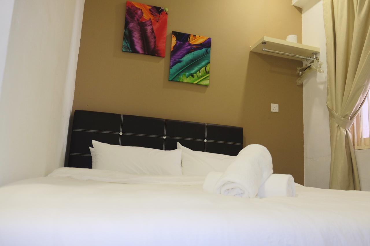 Natol Homestay - London Kuching Exterior photo