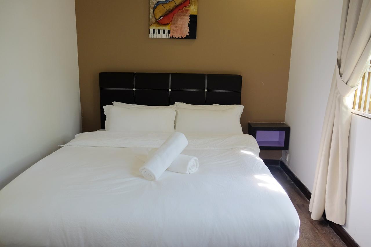 Natol Homestay - London Kuching Exterior photo