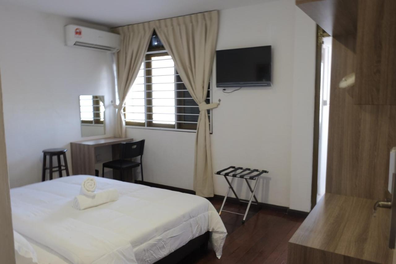 Natol Homestay - London Kuching Exterior photo