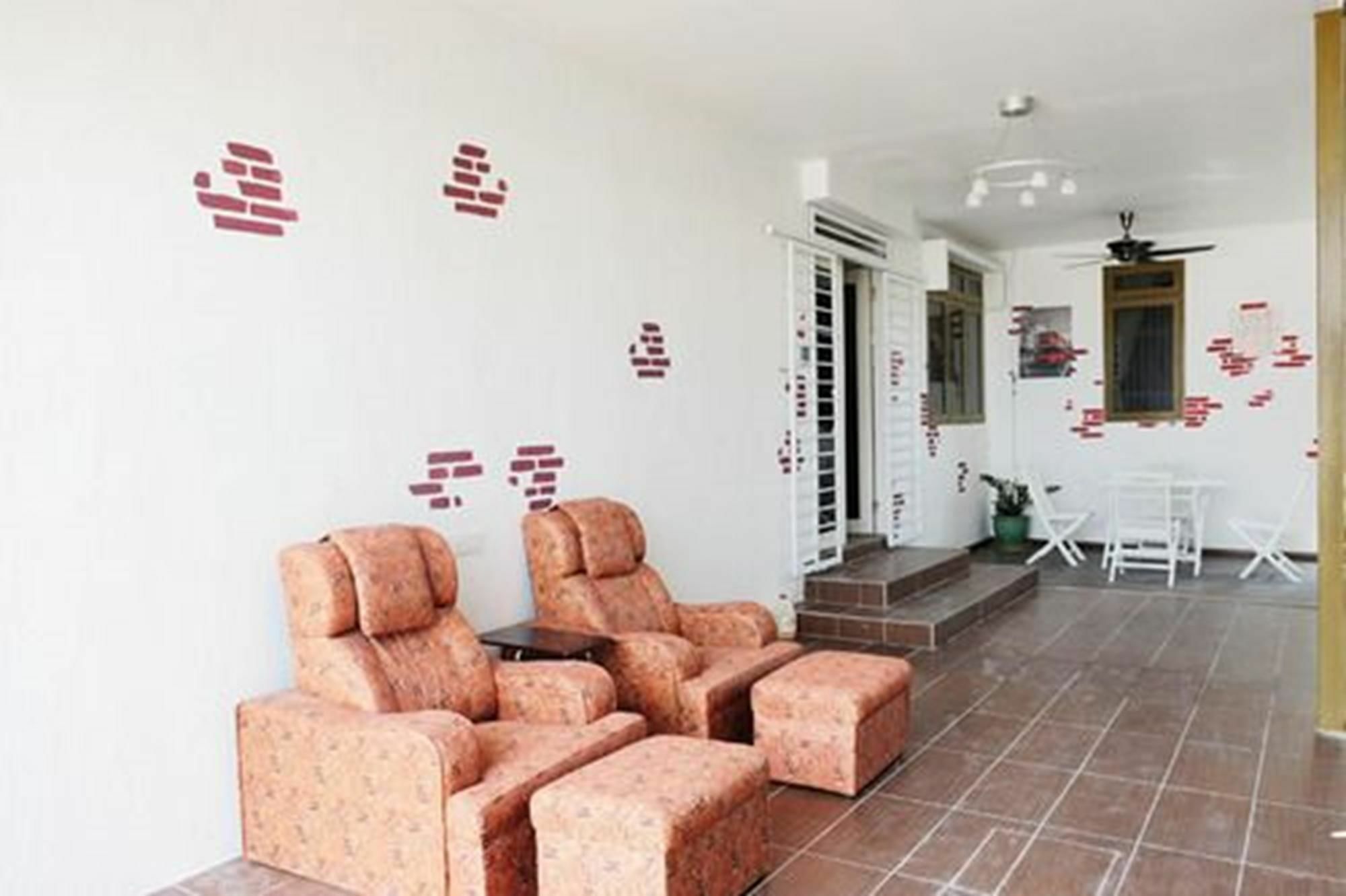 Natol Homestay - London Kuching Exterior photo